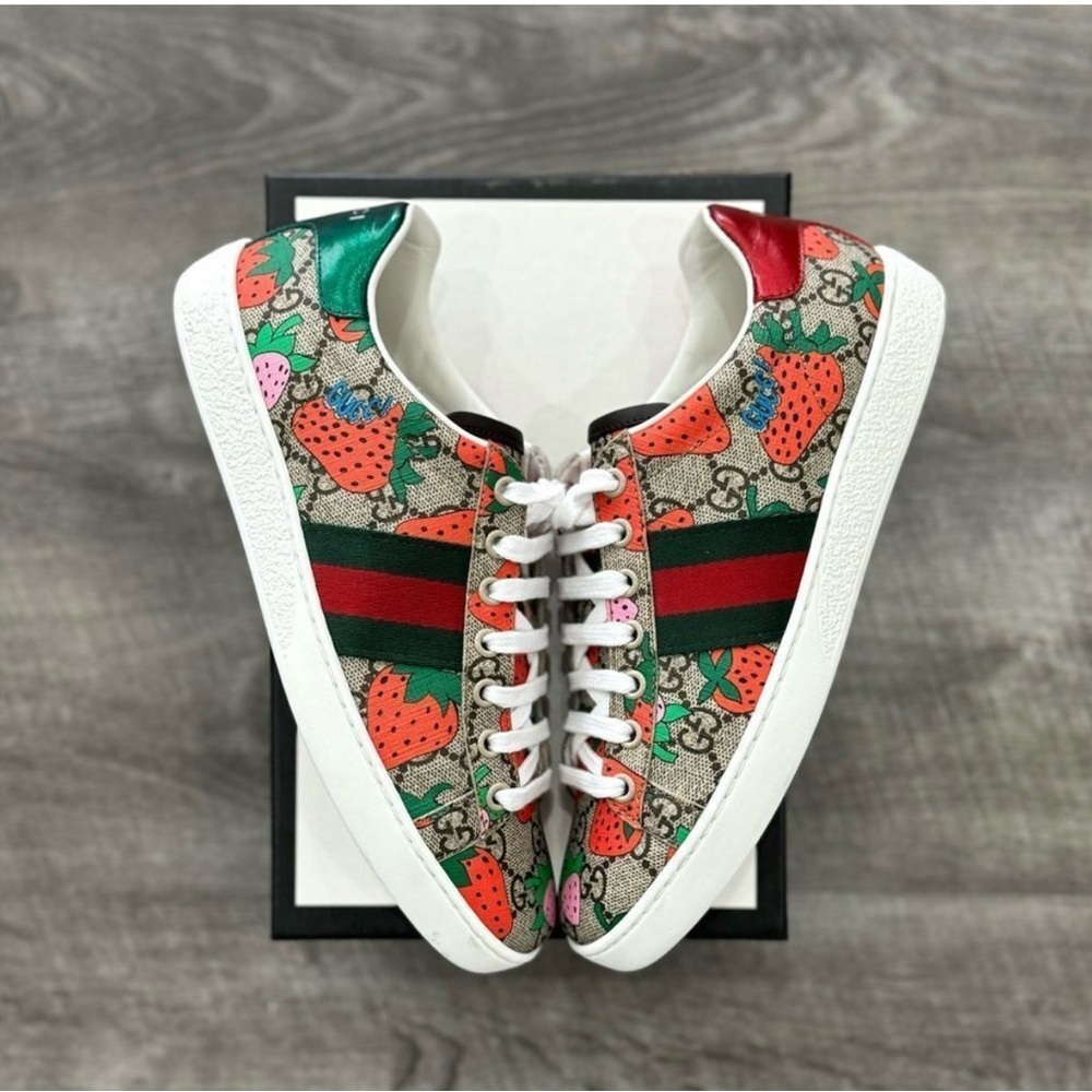 Gucci Green and Red Strawberry Sneakers 6.5